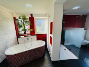 Beautiful Apartment I 19 Beds I Parking I Fast WiFi